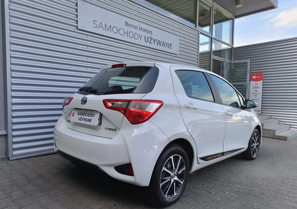 Toyota Yaris cena 59900 przebieg: 94243, rok produkcji 2018 z Poznań małe 466